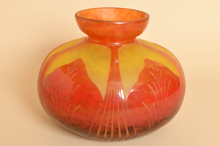 vase signé le verre français