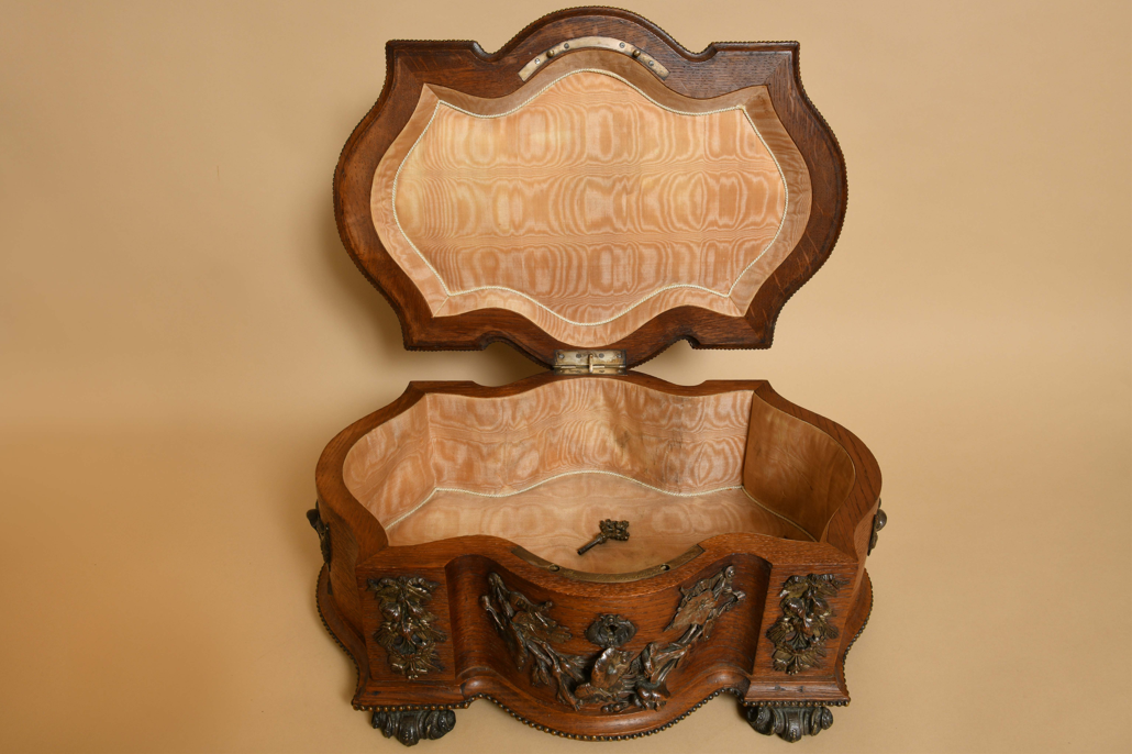 Coffret signé alfonse giroux.5