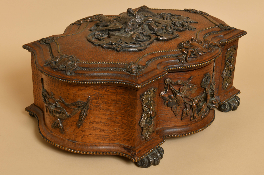 Coffret signé alfonse giroux.8