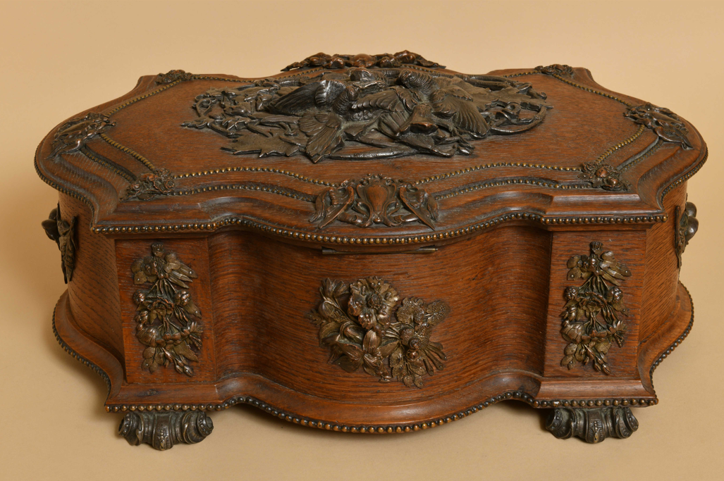 Coffret signé alfonse giroux.9