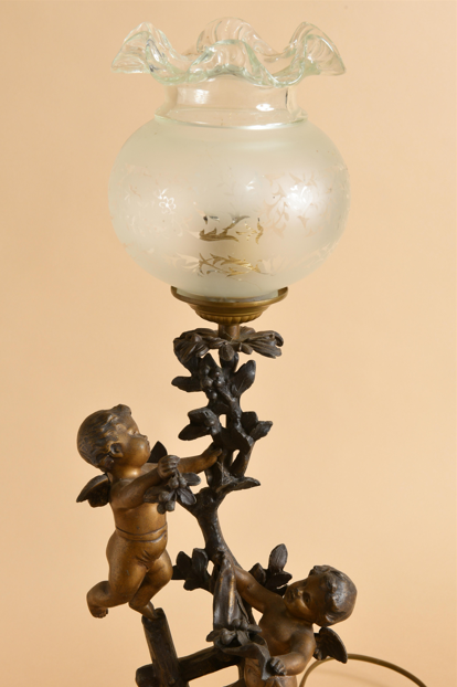 Lampe en régule signé Kossowski.2