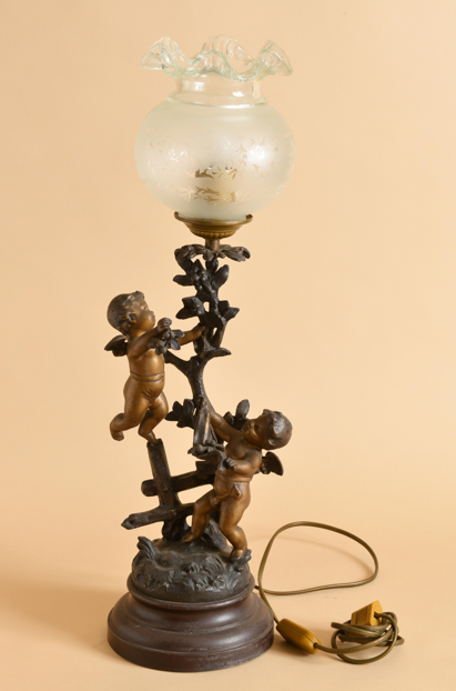 Lampe en régule signé Kossowski