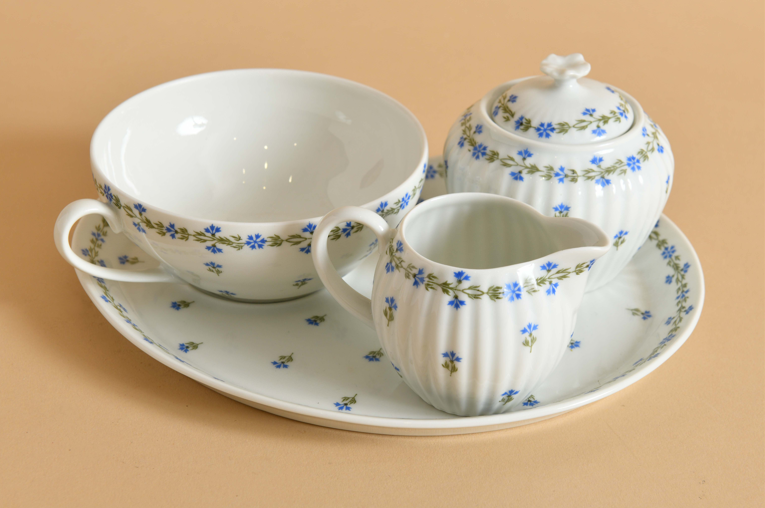 égoïste en porcelaine de limoges